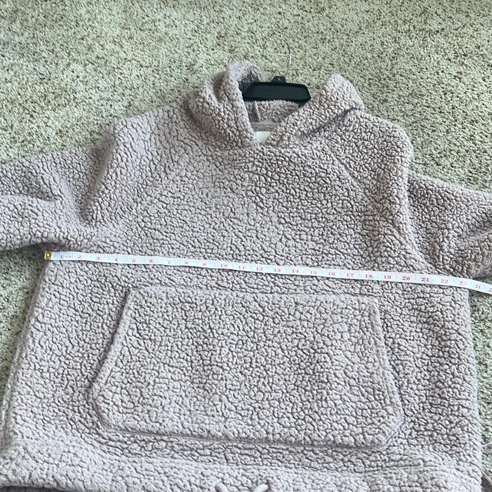 american eagle Women's pink fuzzy hooded Sweater - Picture 4 of 7